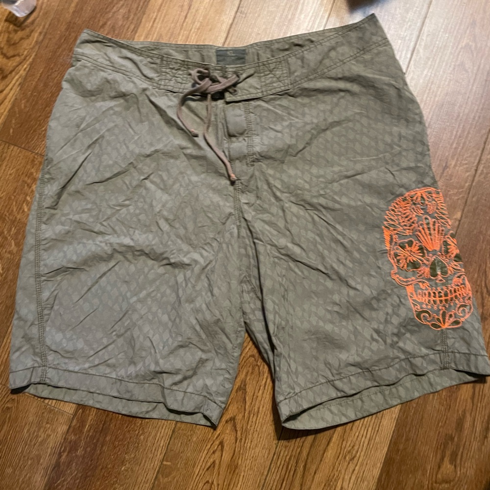 Y2K Old Navy Army Green & Orange Embroidered Sugar Skull Board Swim Trunks